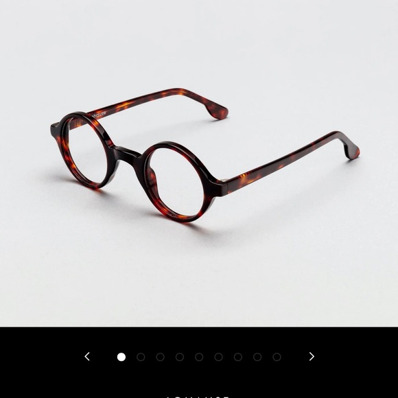 High quality glasses. Never worn. New in a box. - Picture 1 of 3